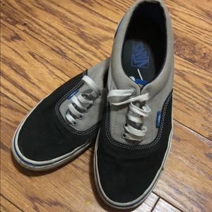 Men’s 9.5 women 11 vans